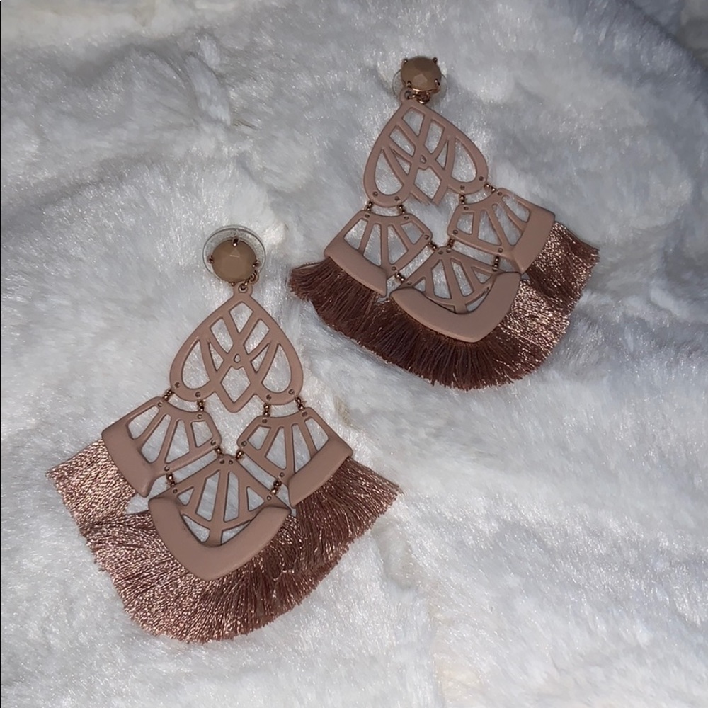 Stella & Dot Alexandria Chandelier Earrings- Blush